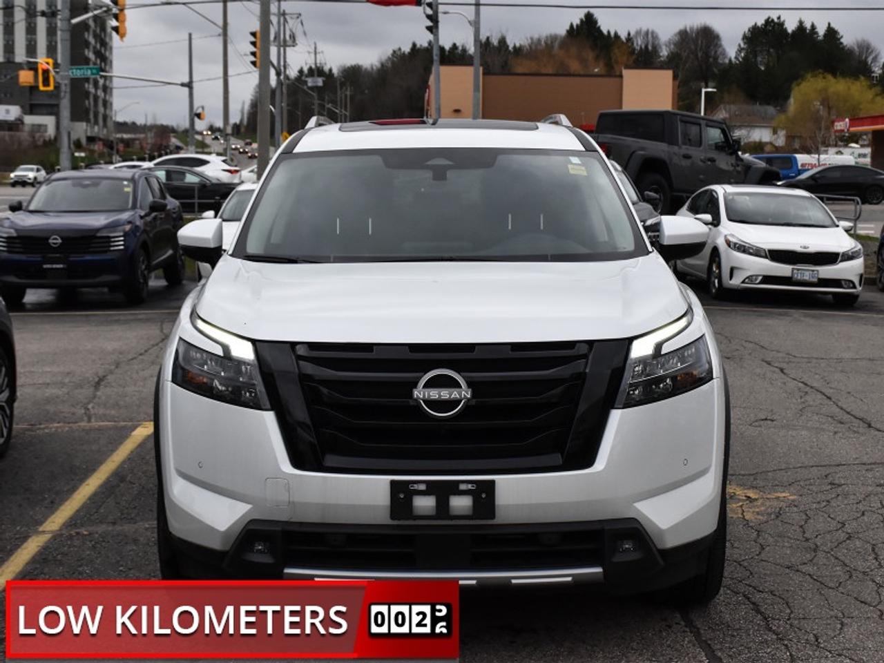 2025 Nissan Pathfinder SL   8 Passenger   Leather   Roof   Navi   360 Cam Photo