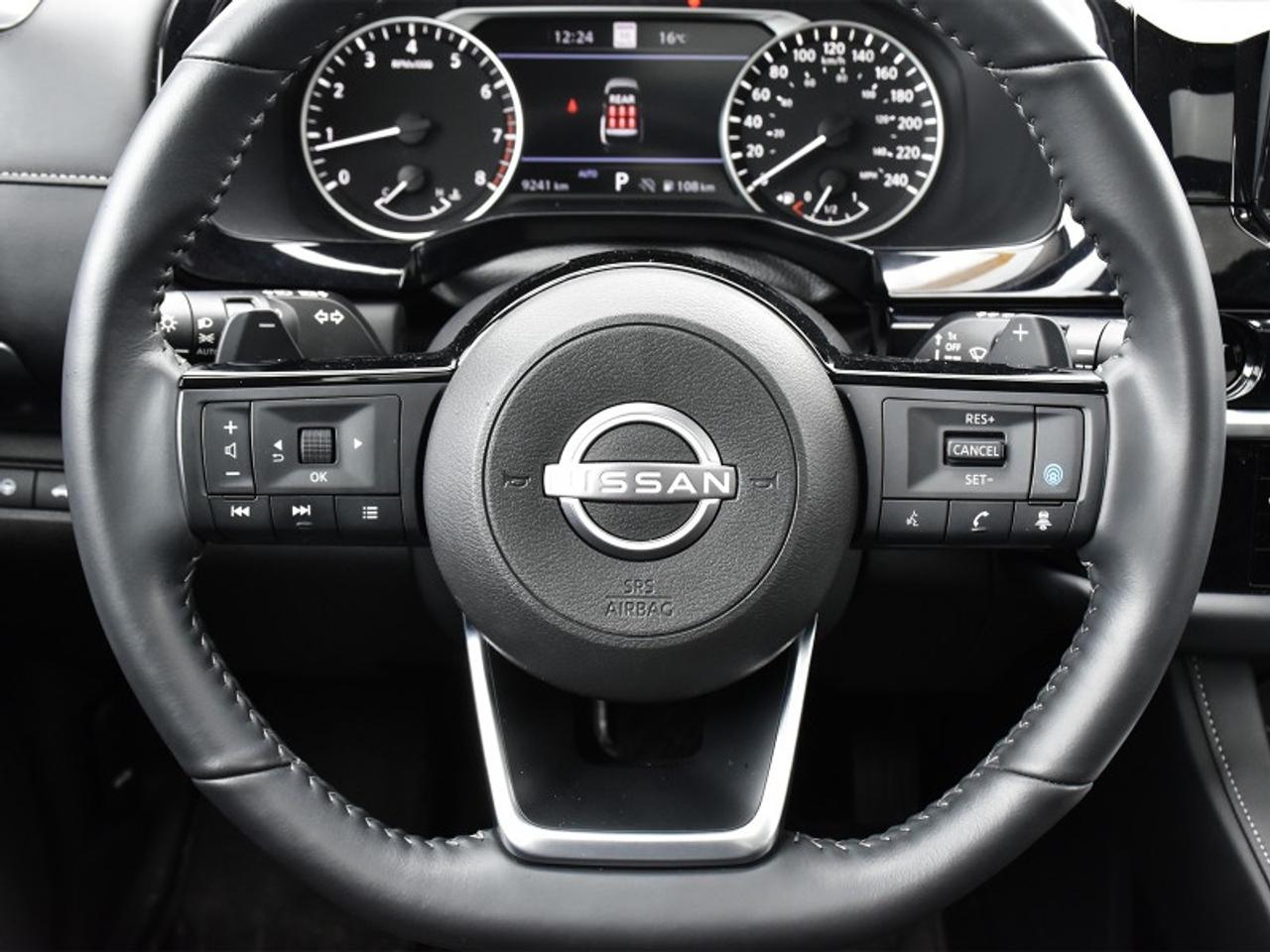 2025 Nissan Pathfinder SL   8 Passenger   Leather   Roof   Navi   360 Cam Photo