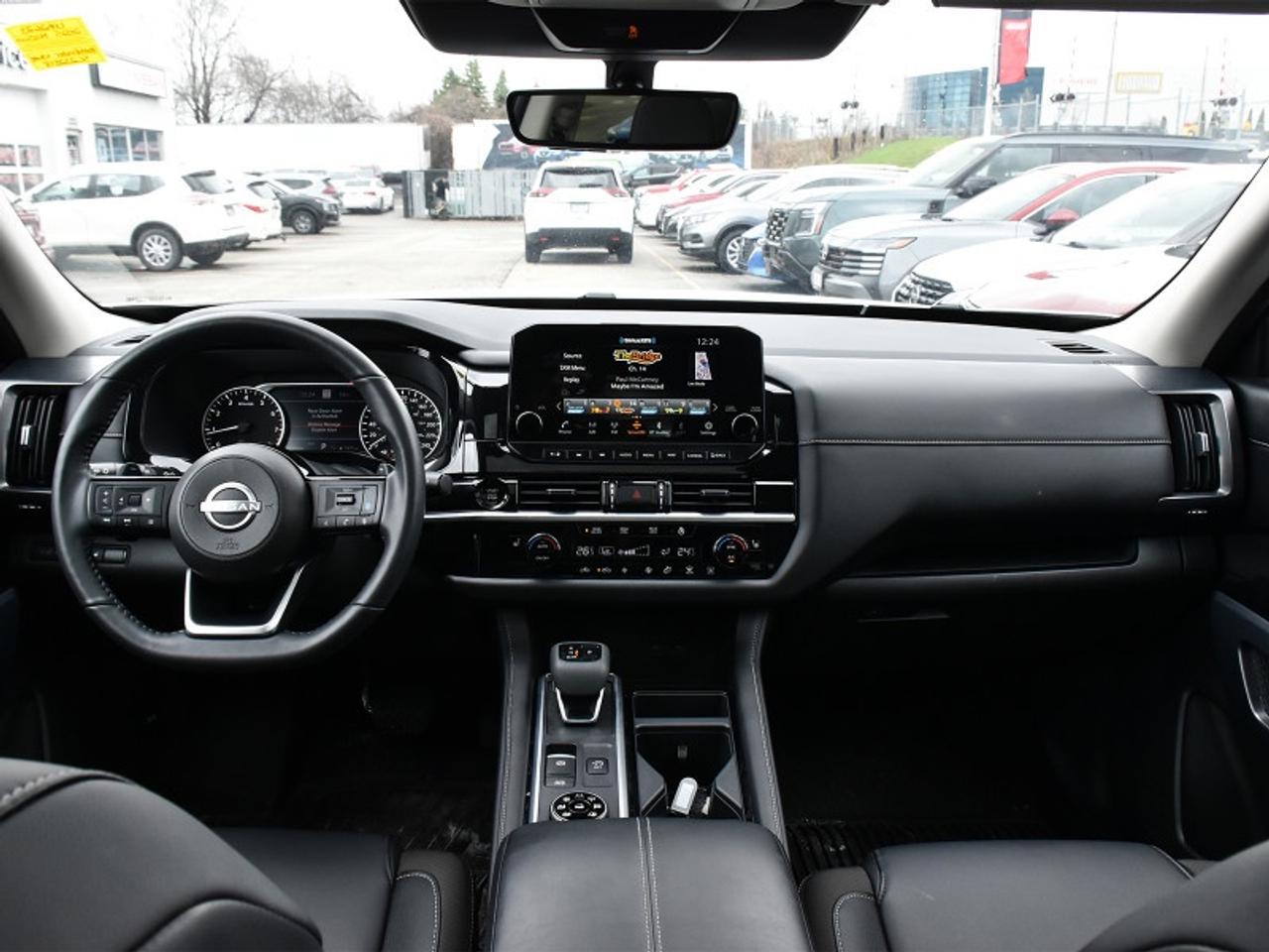 2025 Nissan Pathfinder SL   8 Passenger   Leather   Roof   Navi   360 Cam Photo