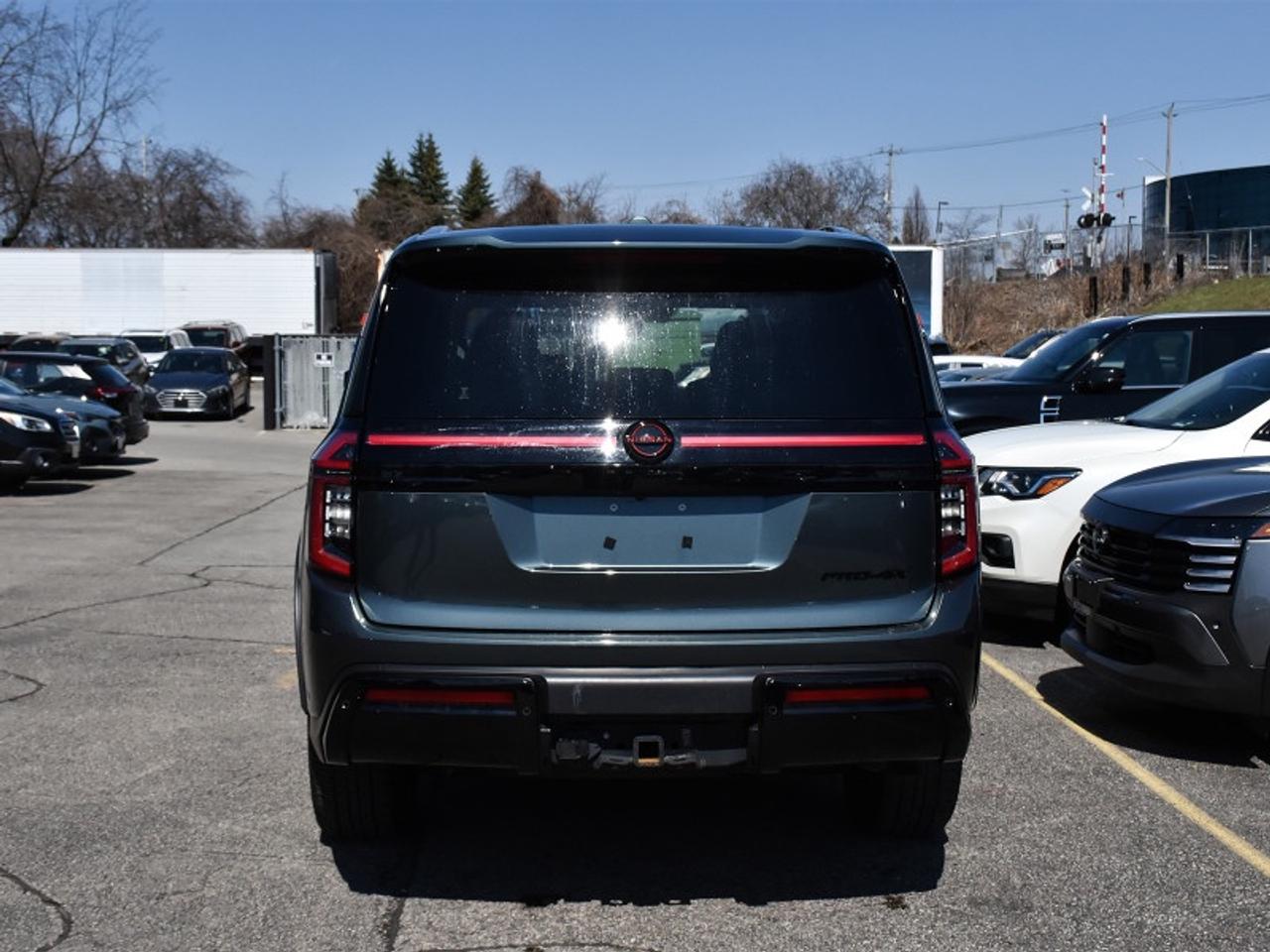 2025 Nissan Armada PRO-4X   Leather   Roof   Navi   360 Camera   CarP Photo4