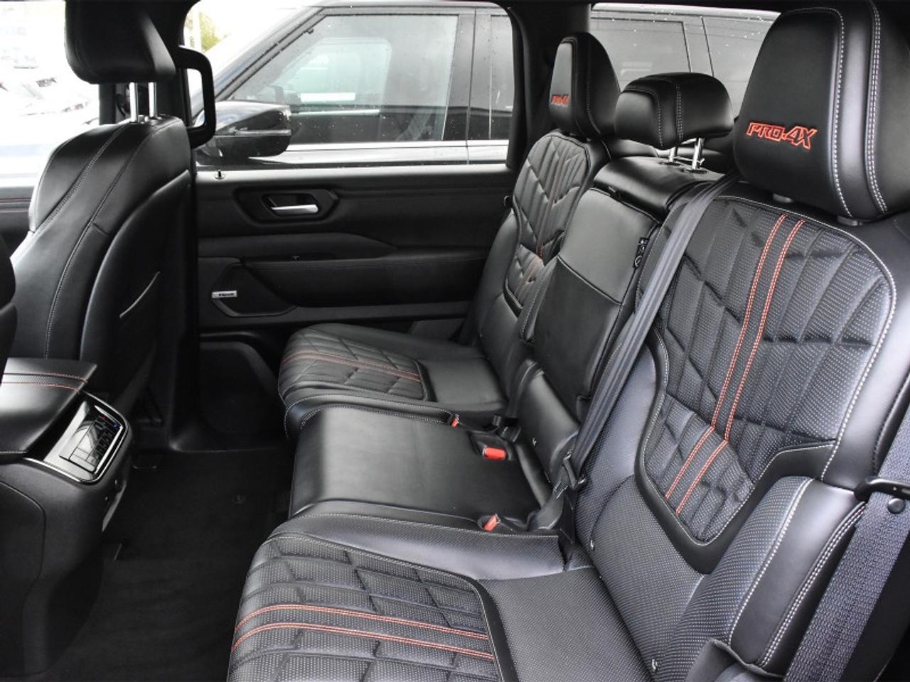 2025 Nissan Armada PRO-4X   Leather   Roof   Navi   360 Camera   CarP Photo