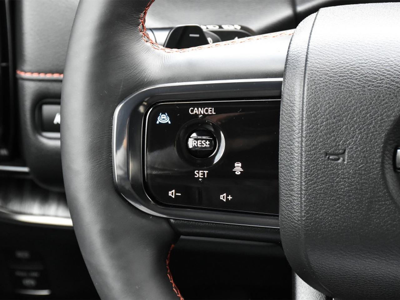 2025 Nissan Armada PRO-4X   Leather   Roof   Navi   360 Camera   CarP Photo
