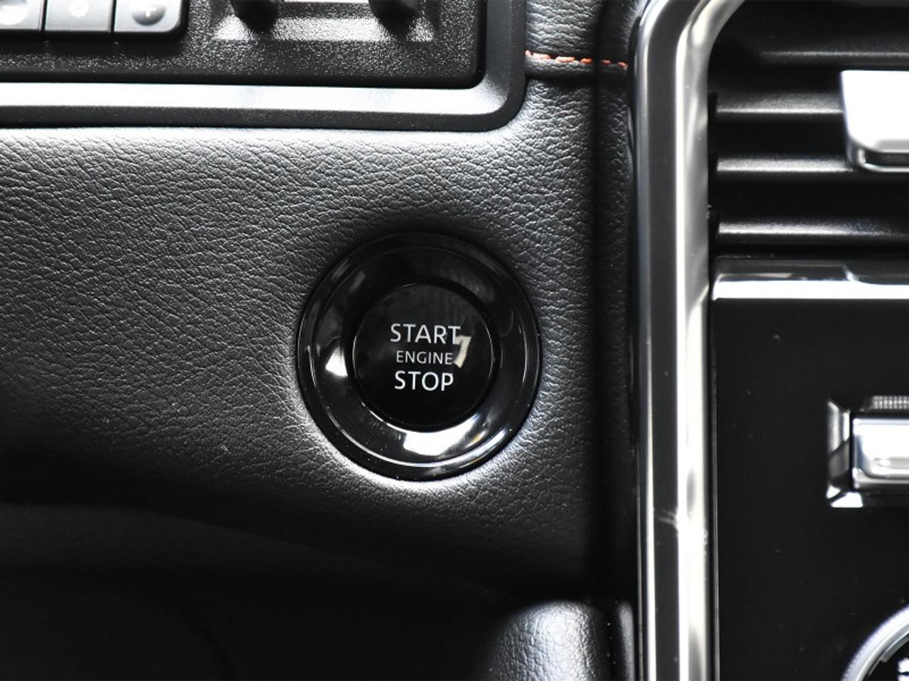 2025 Nissan Armada PRO-4X   Leather   Roof   Navi   360 Camera   CarP Photo