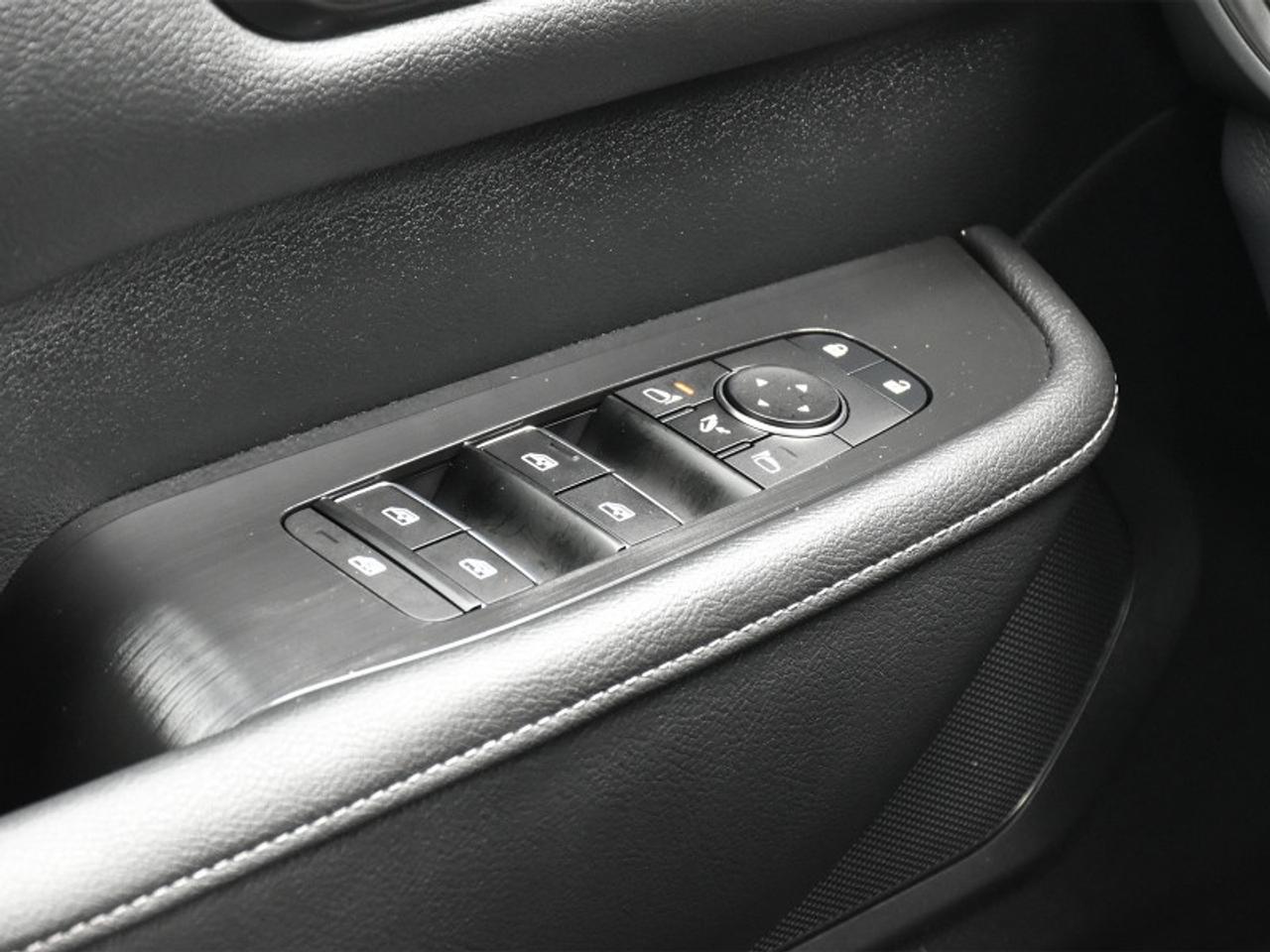 2025 Nissan Armada PRO-4X   Leather   Roof   Navi   360 Camera   CarP Photo