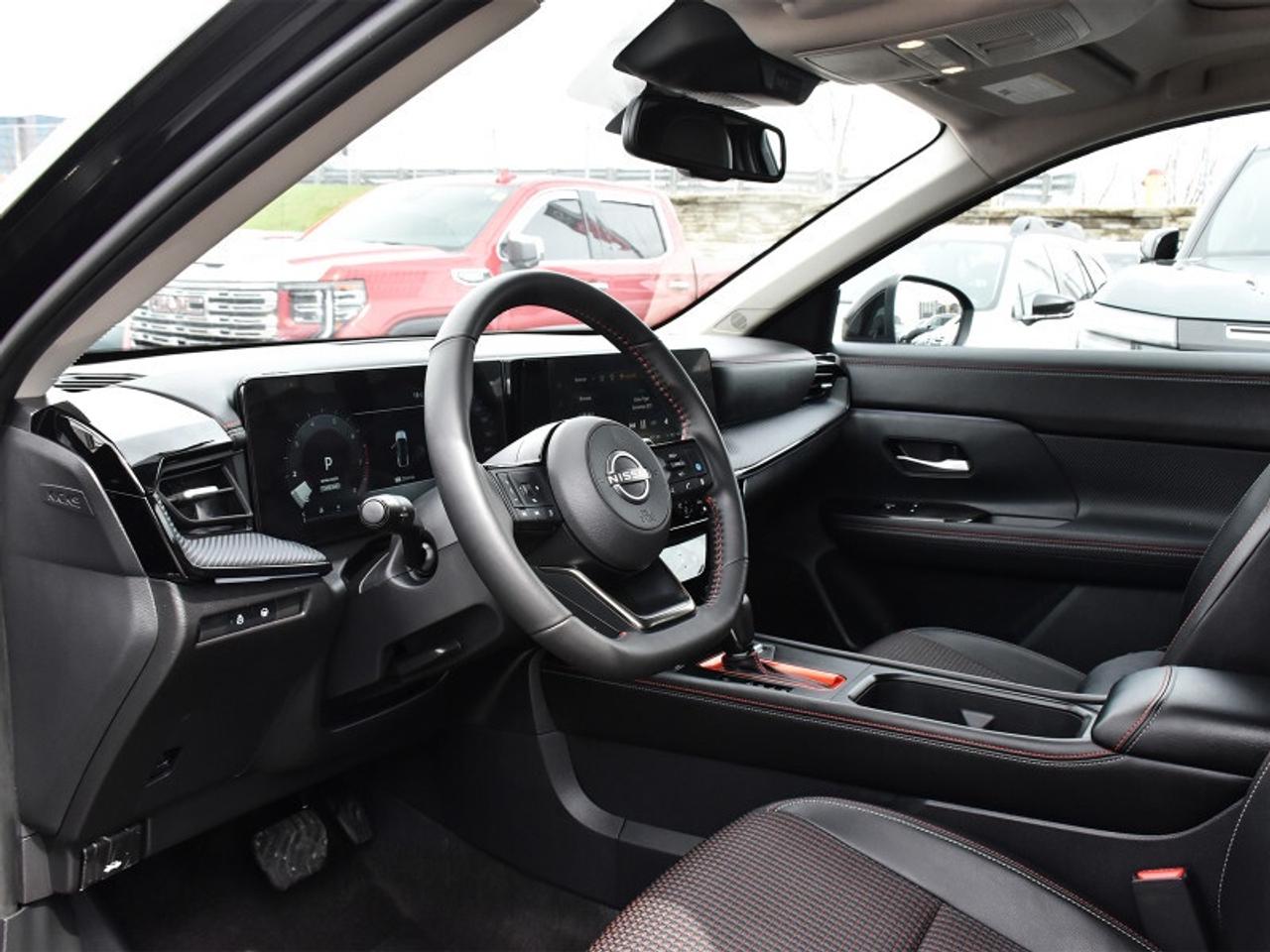 2025 Nissan Kicks SR Premium   Roof   Adaptive Cruise   360 Camera Photo