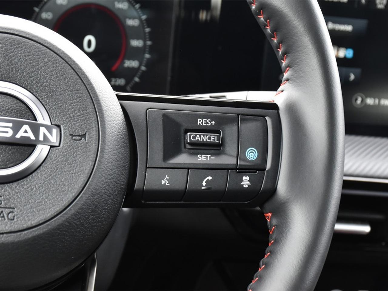 2025 Nissan Kicks SR Premium   Roof   Adaptive Cruise   360 Camera Photo