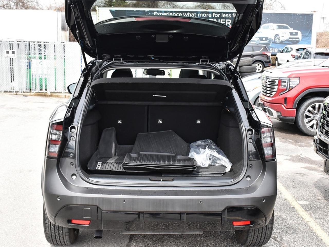 2025 Nissan Kicks SR Premium   Roof   Adaptive Cruise   360 Camera Photo