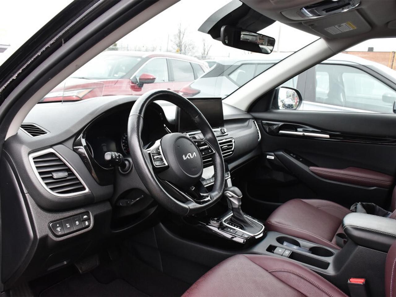2023 Kia Seltos SX Turbo AWD w/Burgundy Interior   Leather   Roof Photo
