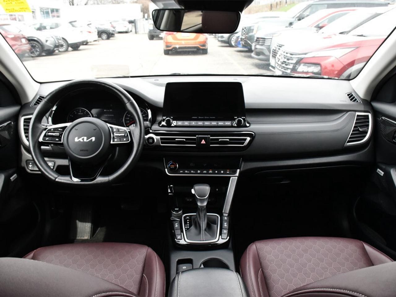 2023 Kia Seltos SX Turbo AWD w/Burgundy Interior   Leather   Roof Photo
