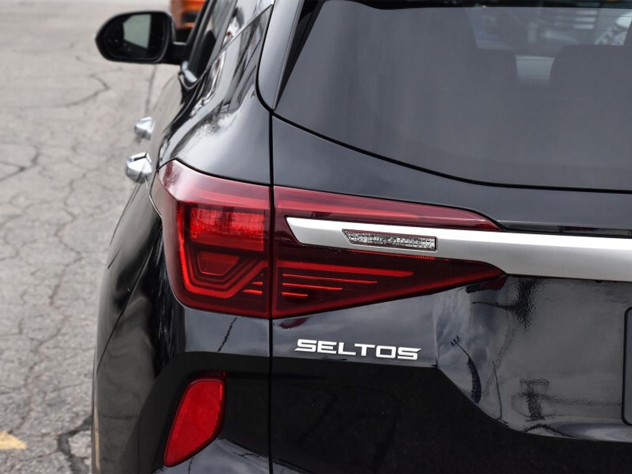 2023 Kia Seltos SX Turbo AWD w/Burgundy Interior   Leather   Roof Photo
