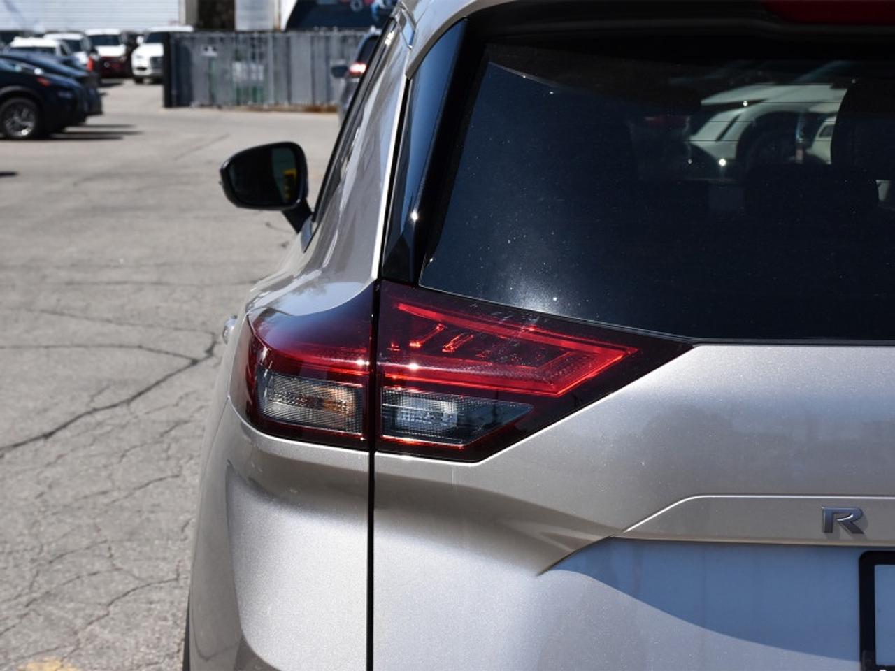 2025 Nissan Rogue SL   Leather   Roof   Navi   360 Cam   Heated Seat Photo