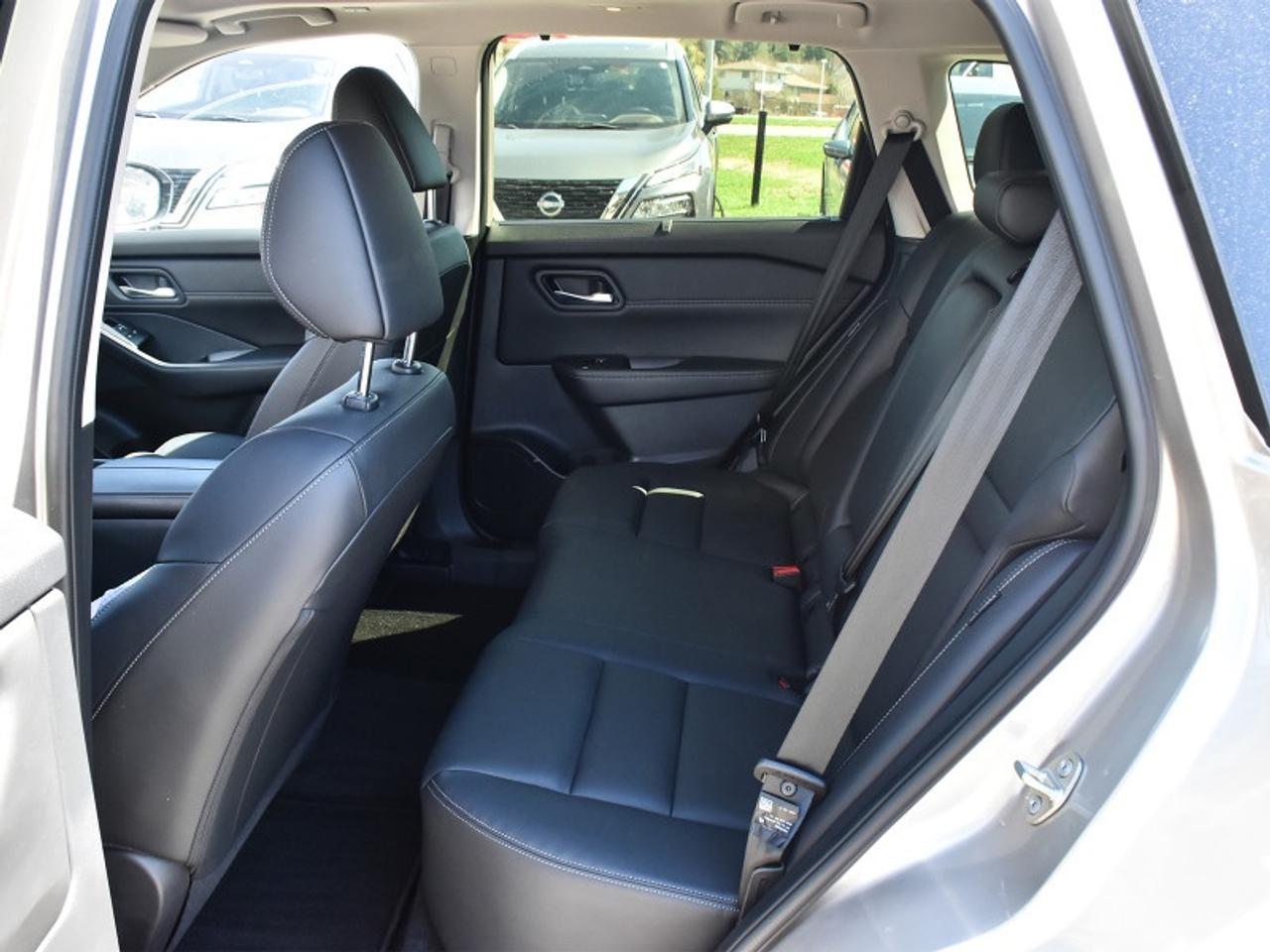 2025 Nissan Rogue SL   Leather   Roof   Navi   360 Cam   Heated Seat Photo