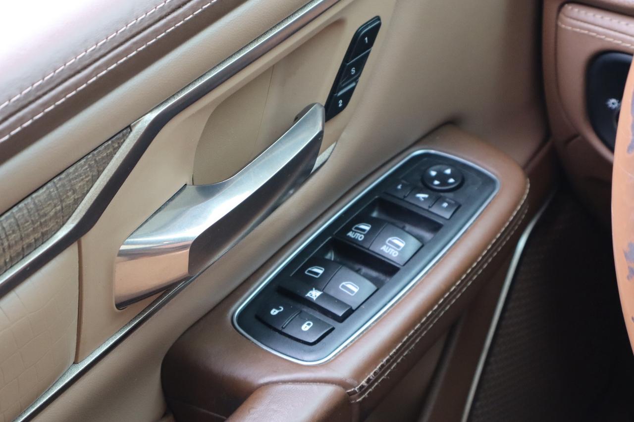 2019 RAM 1500 Longhorn Crew Cab 4WD Brown Interior Photo