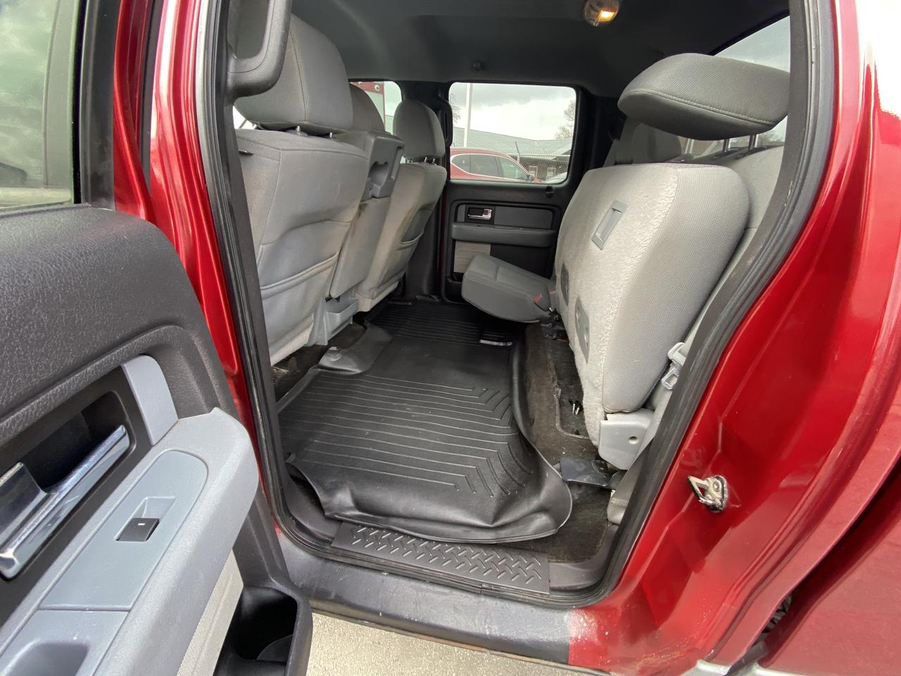 2013 Ford F-150 4WD SuperCrew 145  XLT Photo4