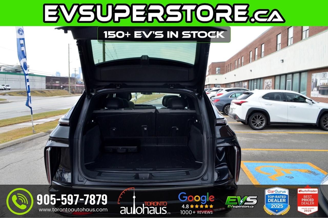 2024 Cadillac LYRIQ AWD I 16 in STOCK at EVSUPERSTORE.ca Photo