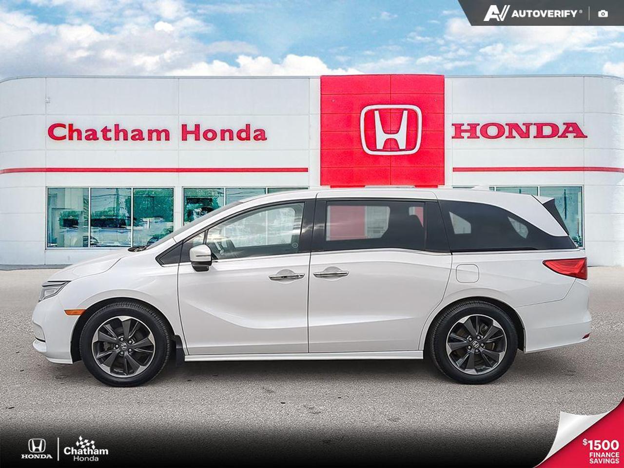 2023 Honda Odyssey Touring Photo2