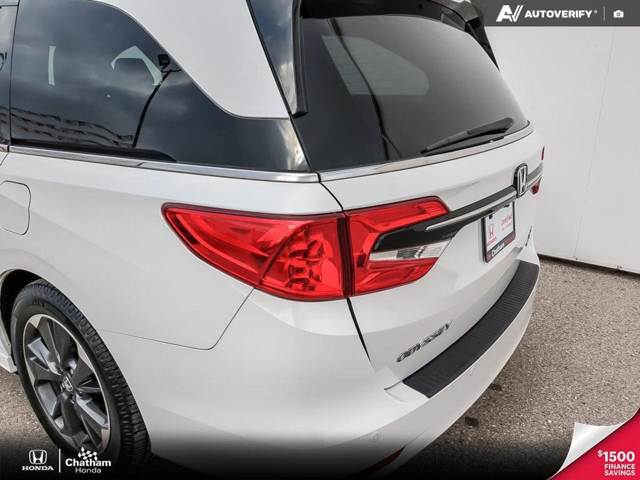 2023 Honda Odyssey Touring Photo