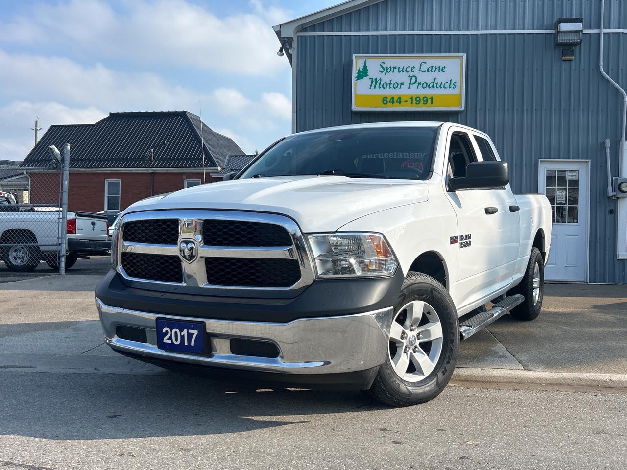 2017 RAM 1500 SXT  4X4  5.7L - V8 Photo0