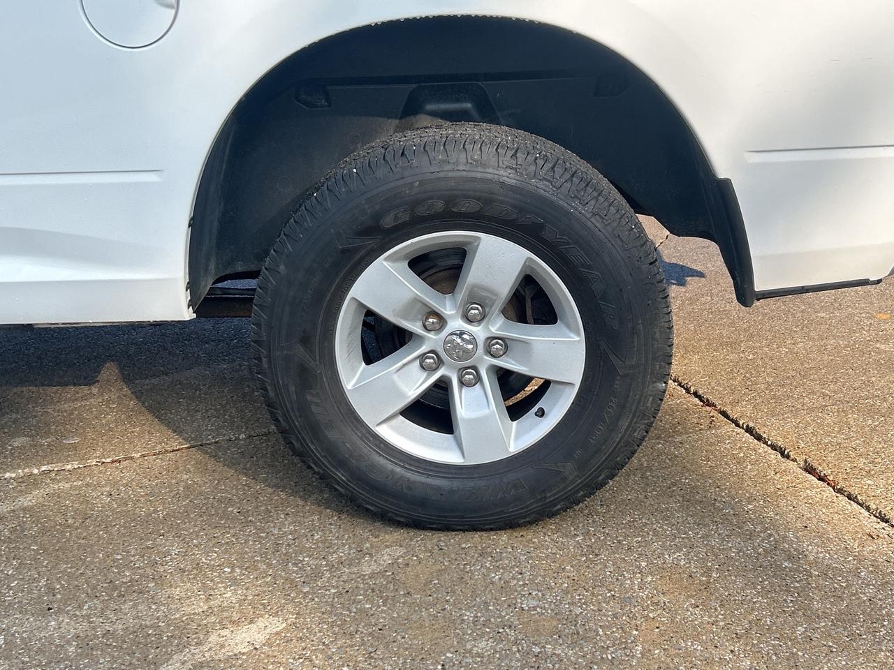 2017 RAM 1500 SXT  4X4  5.7L - V8 Photo