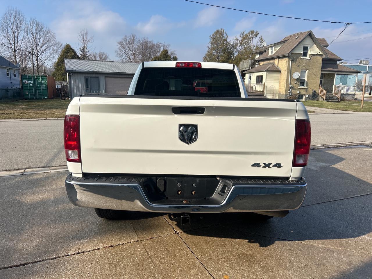 2017 RAM 1500 SXT  4X4  5.7L - V8 Photo