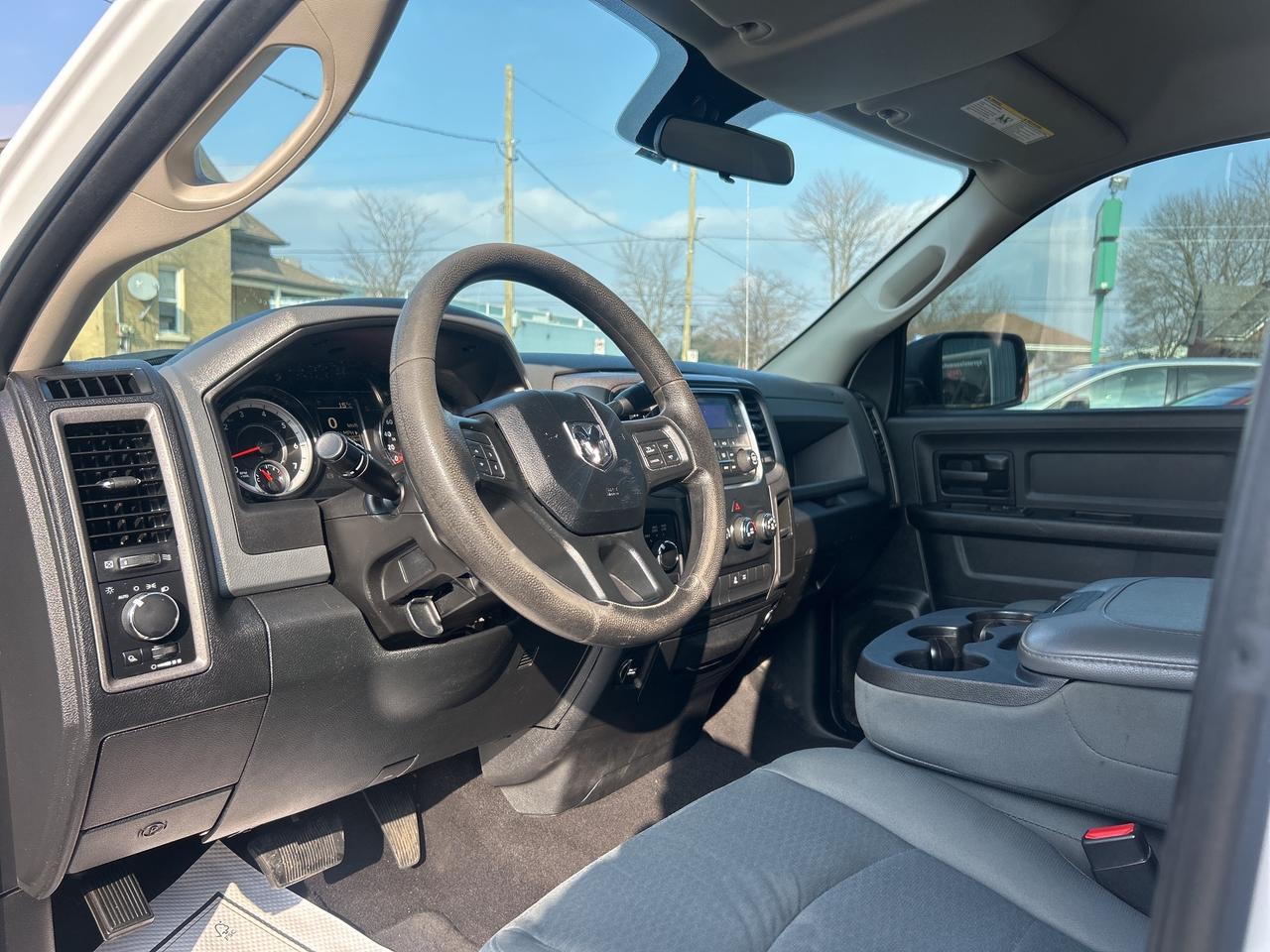 2017 RAM 1500 SXT  4X4  5.7L - V8 Photo