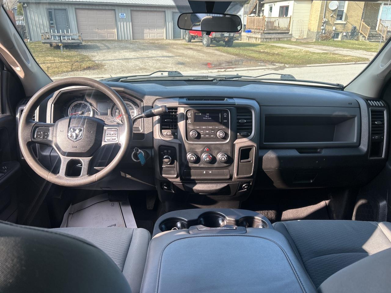 2017 RAM 1500 SXT  4X4  5.7L - V8 Photo