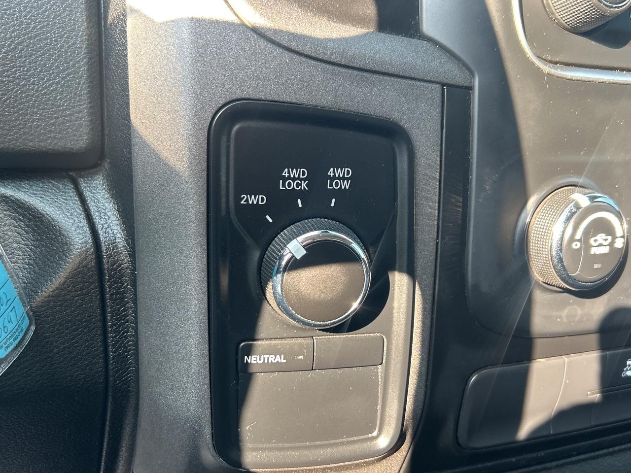 2017 RAM 1500 SXT  4X4  5.7L - V8 Photo