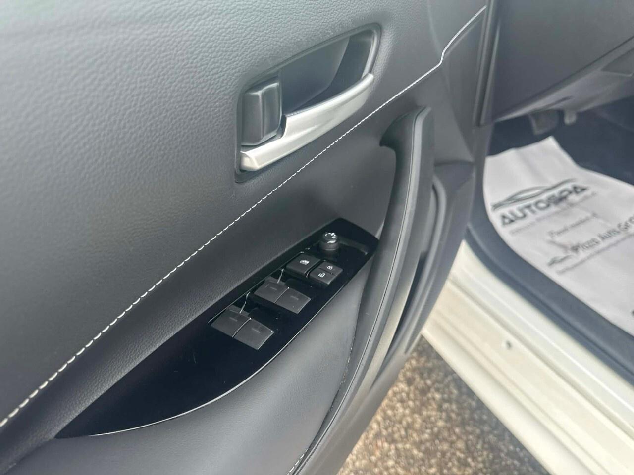 2024 Toyota Corolla Hatchback BASE   FUEL EFFICIENT    ADAPTIVE CRUISE   TWO SET Photo