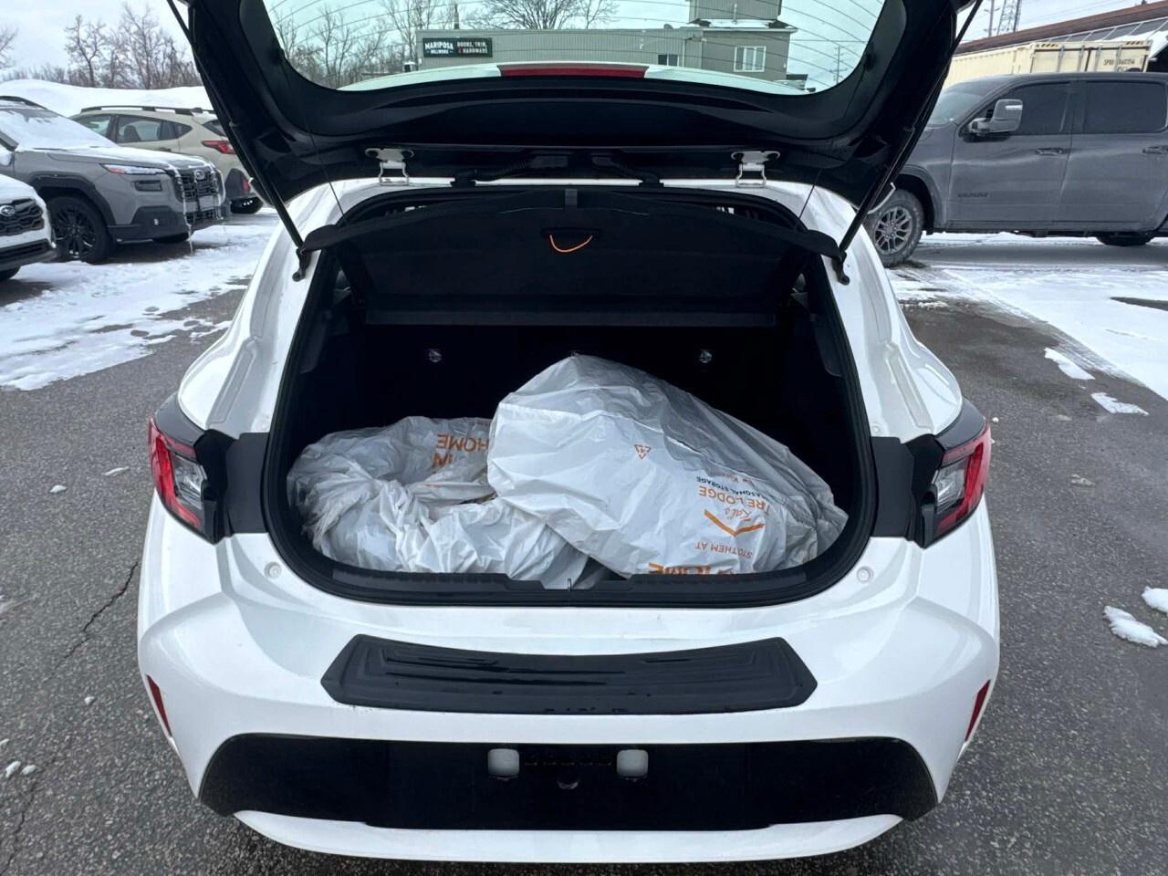 2024 Toyota Corolla Hatchback BASE   FUEL EFFICIENT    ADAPTIVE CRUISE   TWO SET Photo