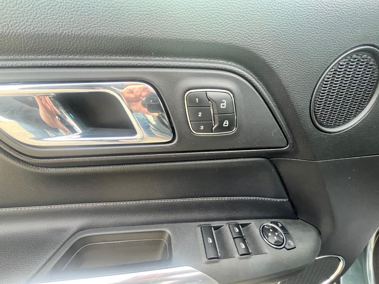 2016 Ford Mustang EcoBoost Premium Photo