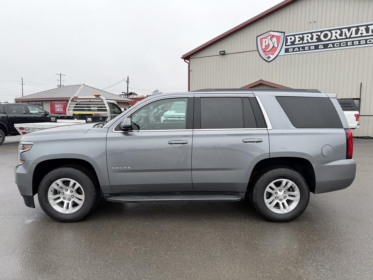 2020 Chevrolet Tahoe 4WD 4DR LS Photo2