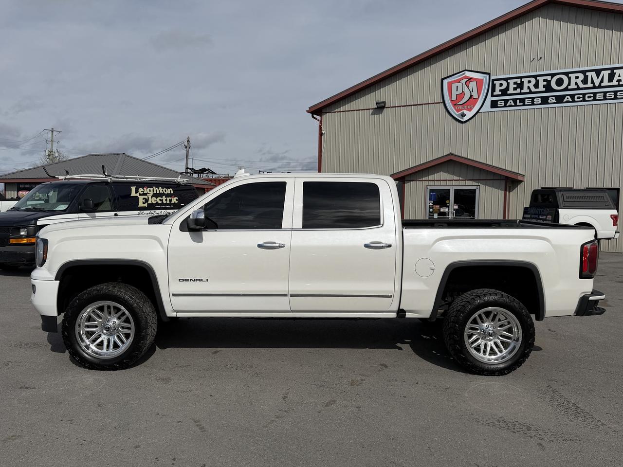 2018 GMC Sierra 1500 DENALI LIFT/WHEEL/TIRE PKG!! Photo3
