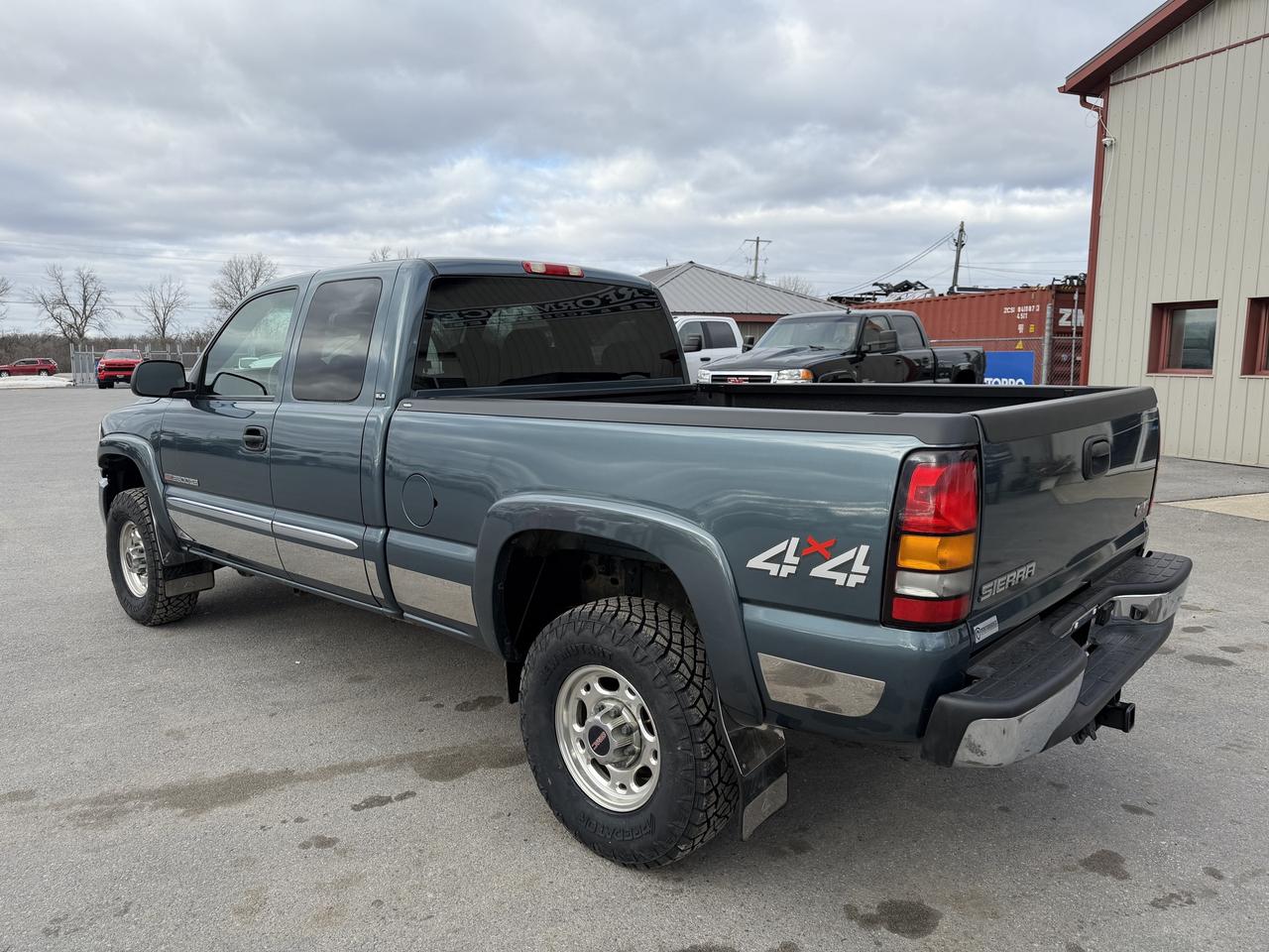 2006 GMC SIERRA 2500HD SLE EXT-CAB 2500HD 4X4 Photo