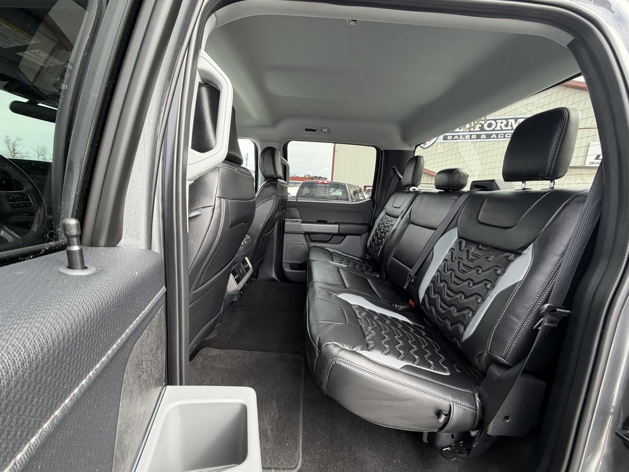 2025 Ford F-150 XLT STEALTH EDITION!! Photo