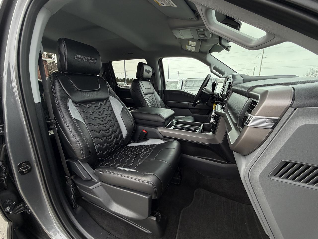 2025 Ford F-150 XLT STEALTH EDITION!! Photo