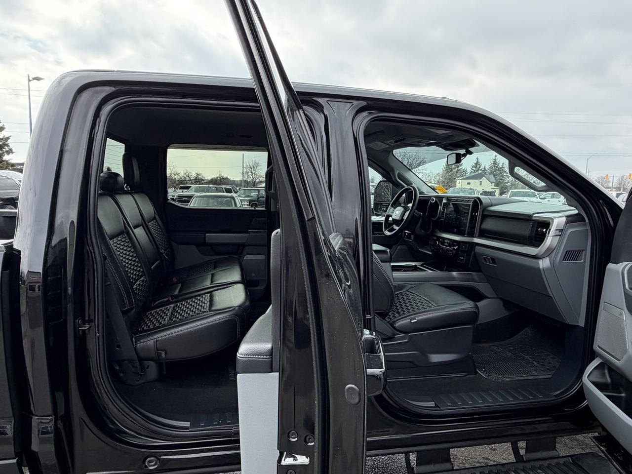 2024 Ford F-250 XLT BDS LEVEL/WHEEL/TIRE/LEATHER PKG! Photo