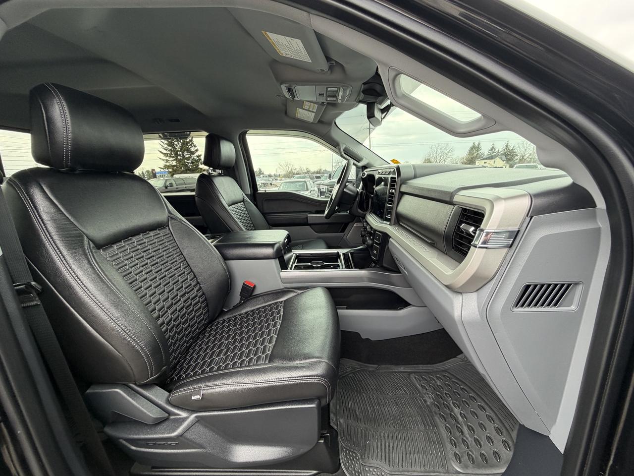 2024 Ford F-250 XLT BDS LEVEL/WHEEL/TIRE/LEATHER PKG! Photo