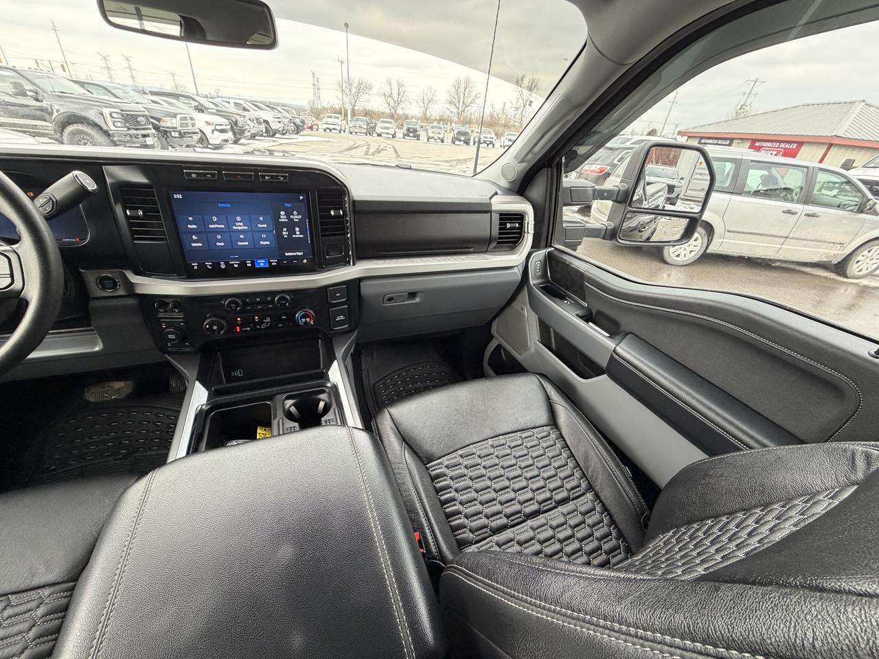 2024 Ford F-250 XLT BDS LEVEL/WHEEL/TIRE/LEATHER PKG! Photo