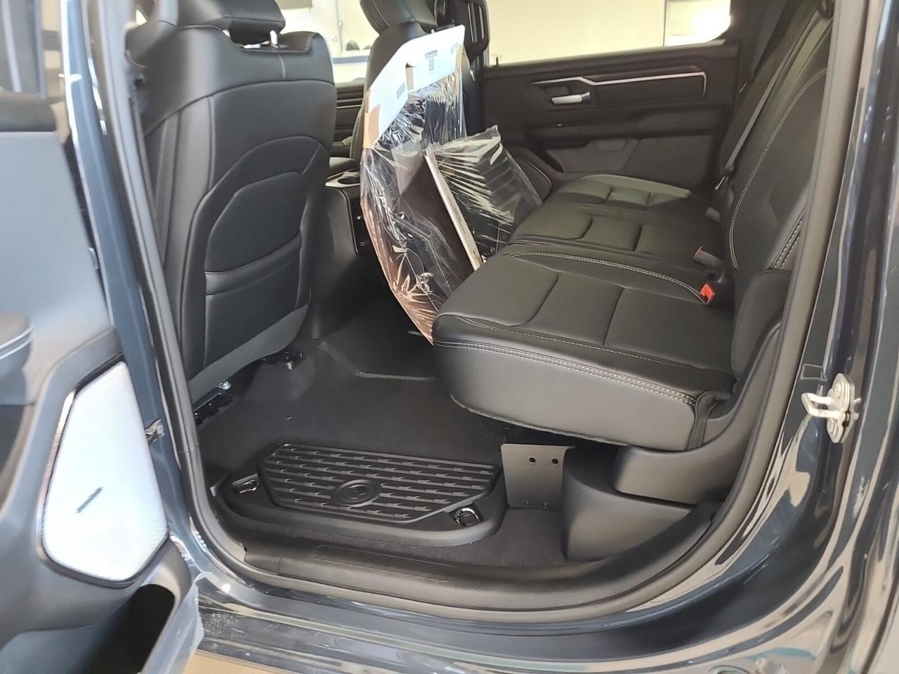 2026 RAM 1500 Rebel   CREW   LEVEL 2   PANO ROOF   TRAILER BRAKE Photo