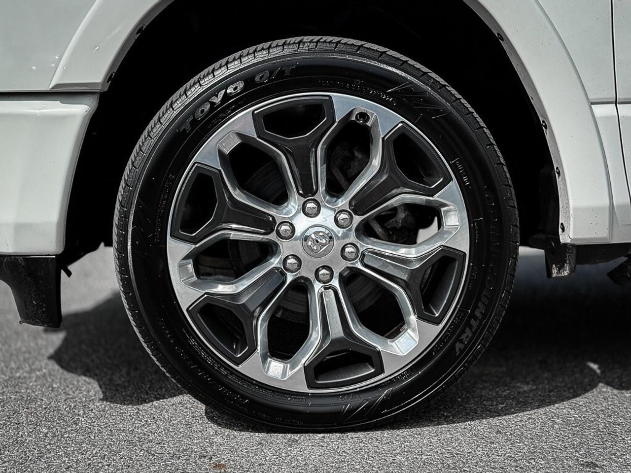 2021 RAM 1500 Limited   CREW   LEVEL 1   TECH GROUP   PANO ROOF Photo