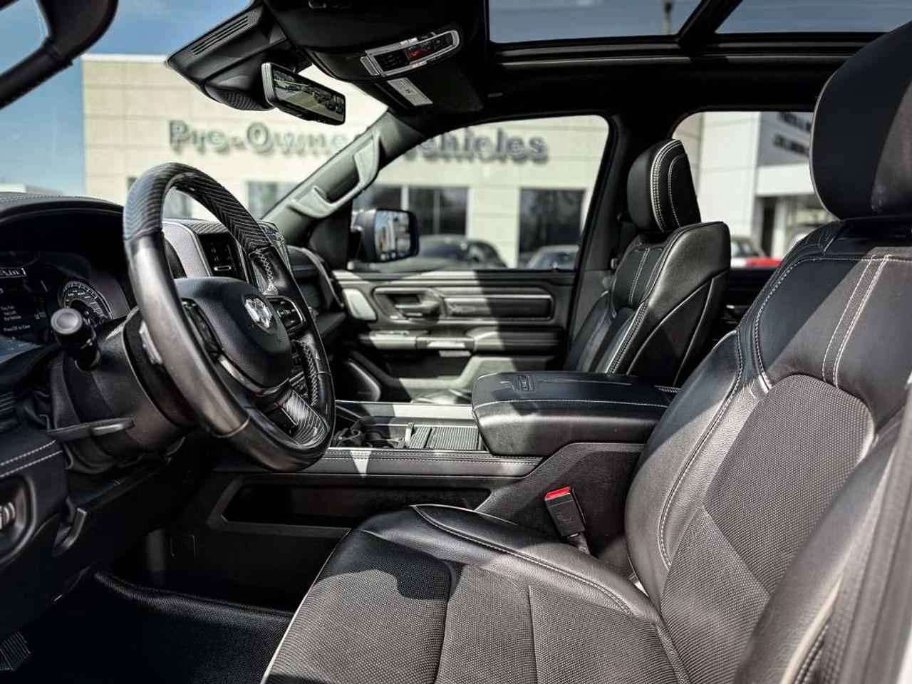2021 RAM 1500 Limited   CREW   LEVEL 1   TECH GROUP   PANO ROOF   MULTI-FUNCTION GATE Photo