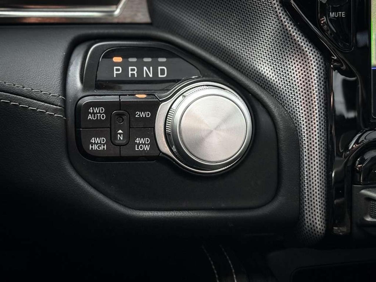 2021 RAM 1500 Limited   CREW   LEVEL 1   TECH GROUP   PANO ROOF   MULTI-FUNCTION GATE Photo