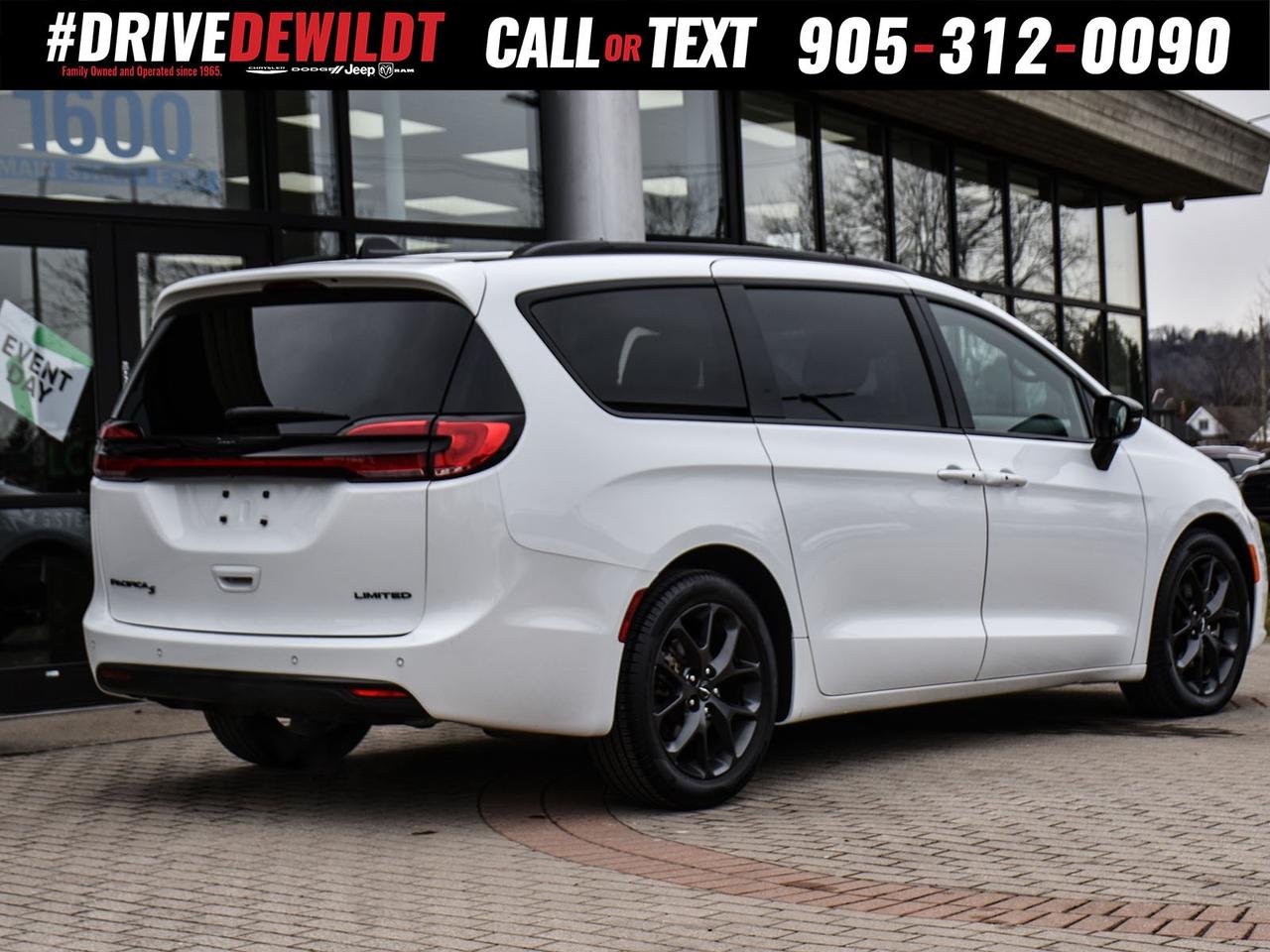 2024 Chrysler Pacifica LIMITED   PANO ROOF   S APPEARANCE Photo