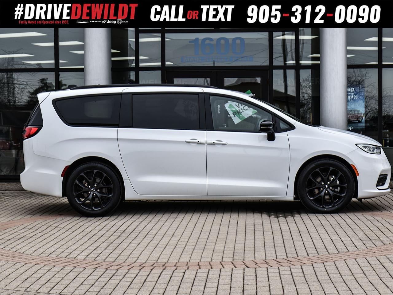 2024 Chrysler Pacifica LIMITED   PANO ROOF   S APPEARANCE Photo