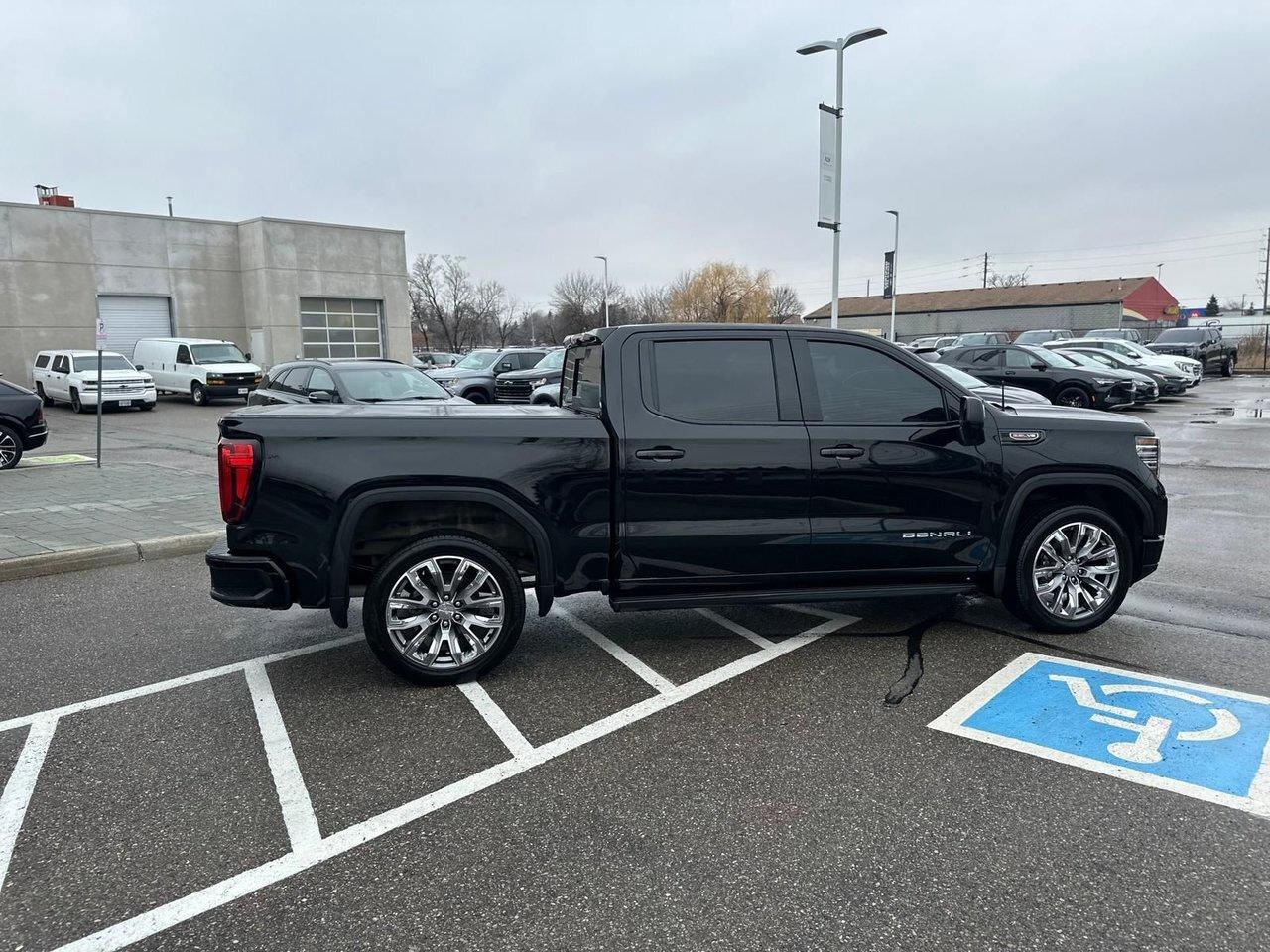 2025 GMC Sierra 1500 Denali 6.2L V8 22 Inch Wheels Power Steps Sunroof Photo