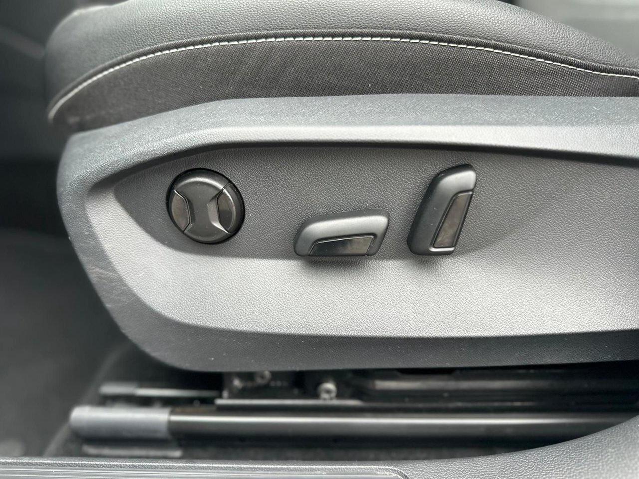 2024 Volkswagen Taos Comfortline Panoramic Sunroof Adaptive Cruise Remo Photo