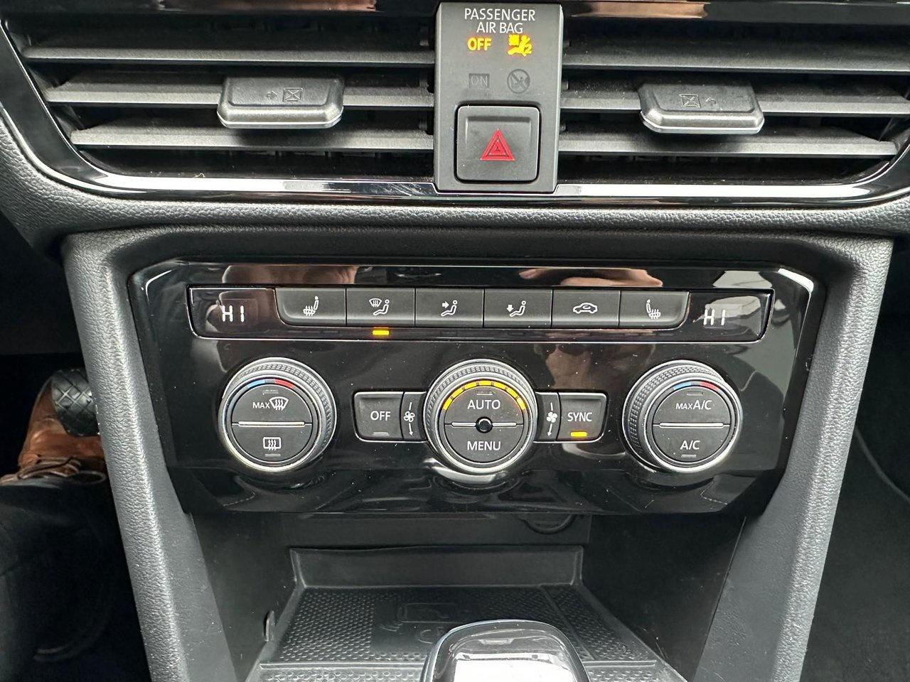 2024 Volkswagen Taos Comfortline Panoramic Sunroof Adaptive Cruise Remo Photo