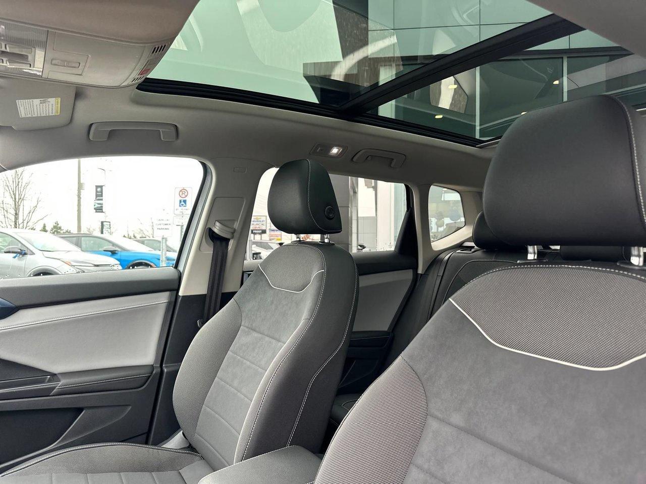 2024 Volkswagen Taos Comfortline Panoramic Sunroof Adaptive Cruise Remo Photo