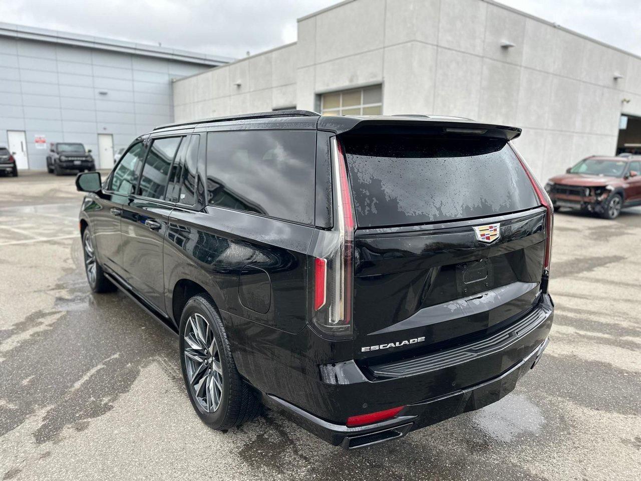 2023 Cadillac Escalade ESV Sport Super Cruise Air Suspension Power Steps AKG Photo
