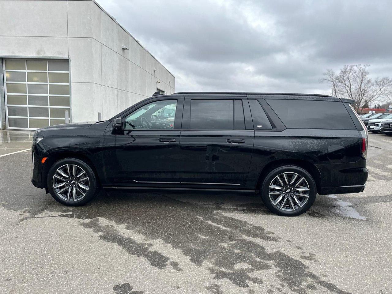 2023 Cadillac Escalade ESV Sport Super Cruise Air Suspension Power Steps AKG Photo